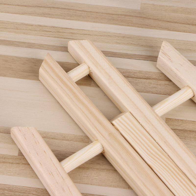 Cavalletto in legno di pino gratuito