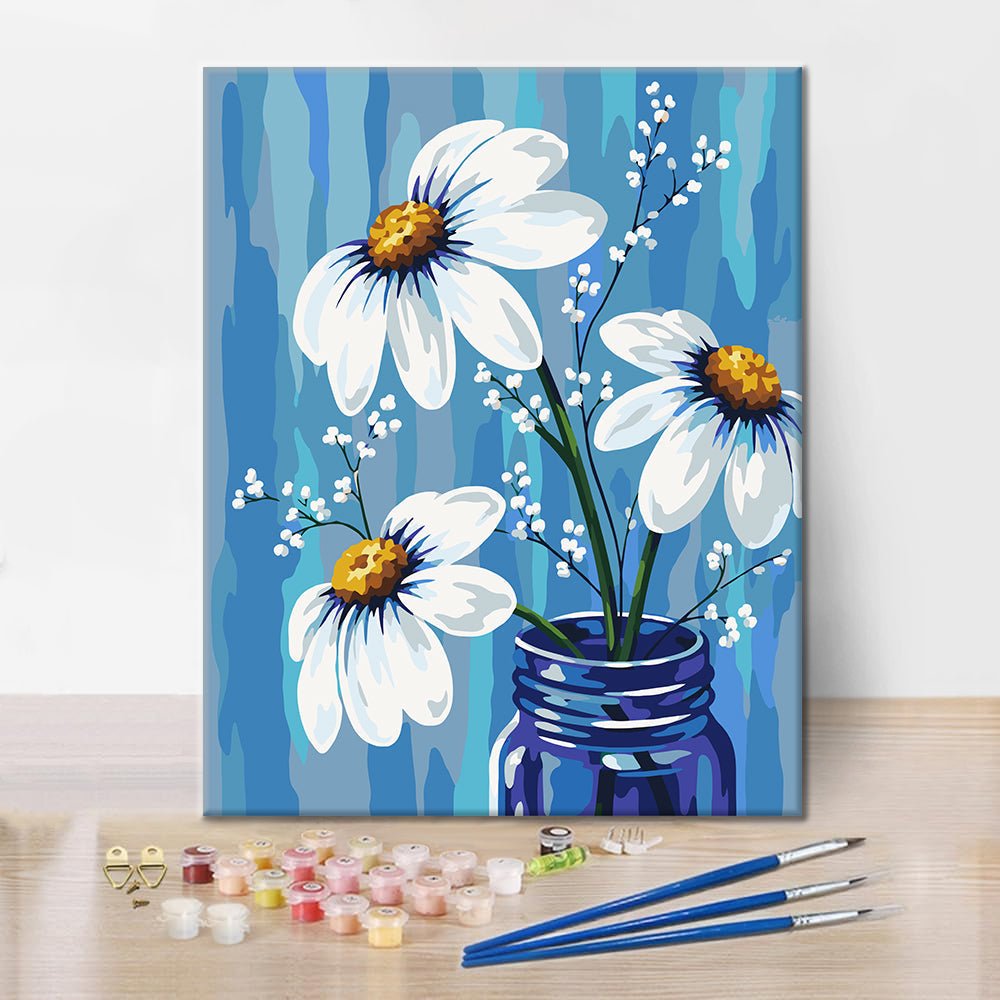 Margherite bianche in un vaso blu – Dipingere con i Numeri